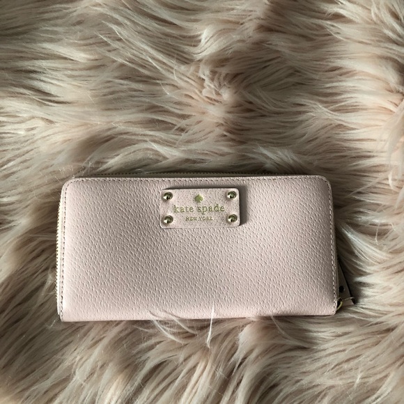 ♠️Kate Spade ♠️ Cameron Street Lacey Wallet - Picture 1 of 3